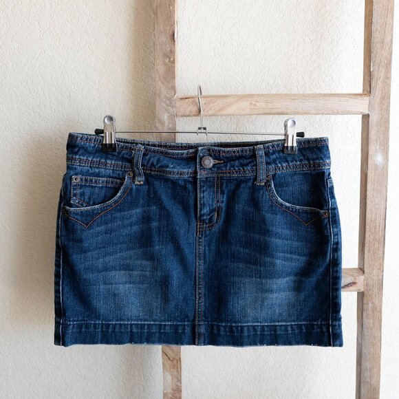 SO Jean Skirt Sz 9 Dark Blue Denim Wash Mini Classic Retro Western Boho - Picture 1 of 3